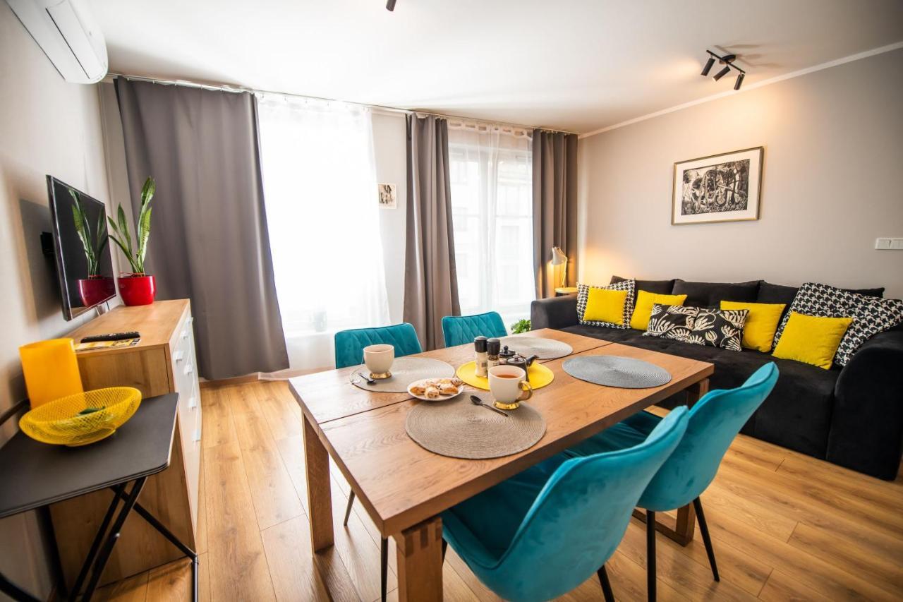 Apartament Miodowa 42 Z Miejscem Parkingowym Красков Екстериор снимка